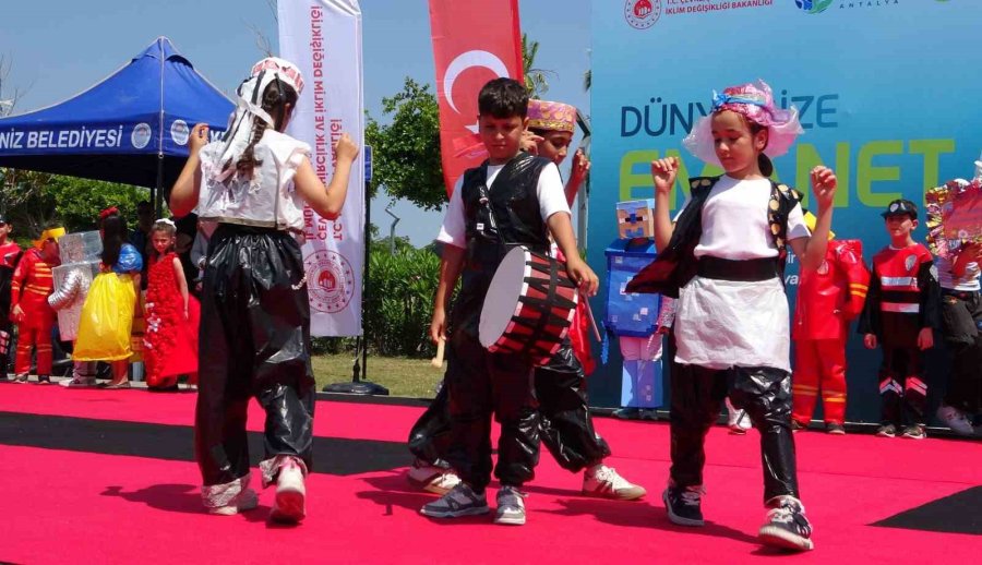 Mersin’de Atıklar Tasarıma Dönüştü, Çocuklar Podyuma Çıktı