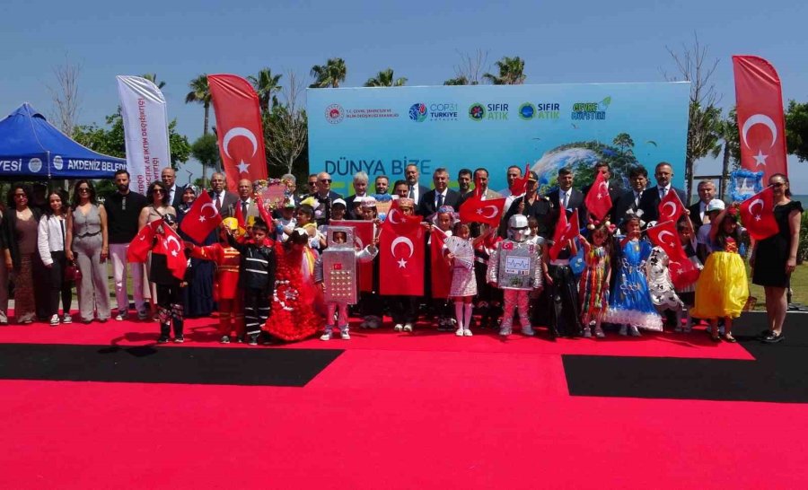 Mersin’de Atıklar Tasarıma Dönüştü, Çocuklar Podyuma Çıktı