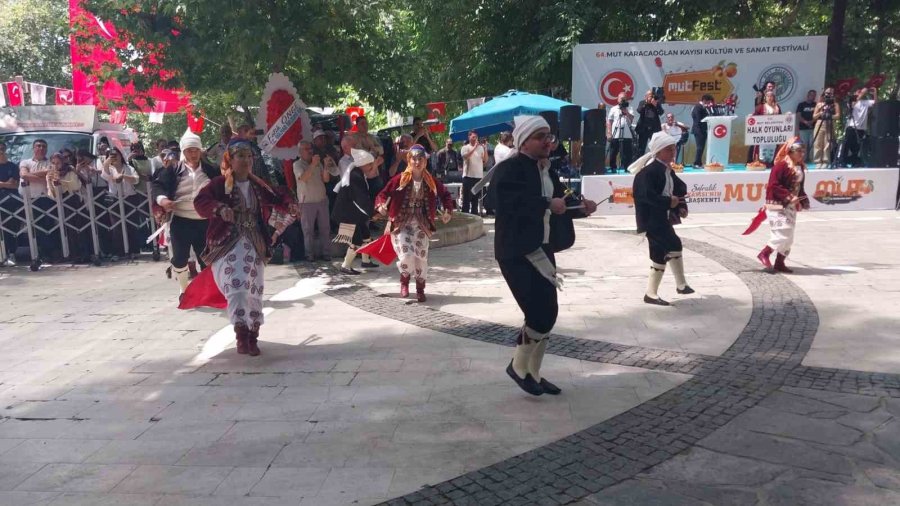 Mut’ta 64. Karacaoğlan Ve Kayısı Festivali Coşkuyla Başladı