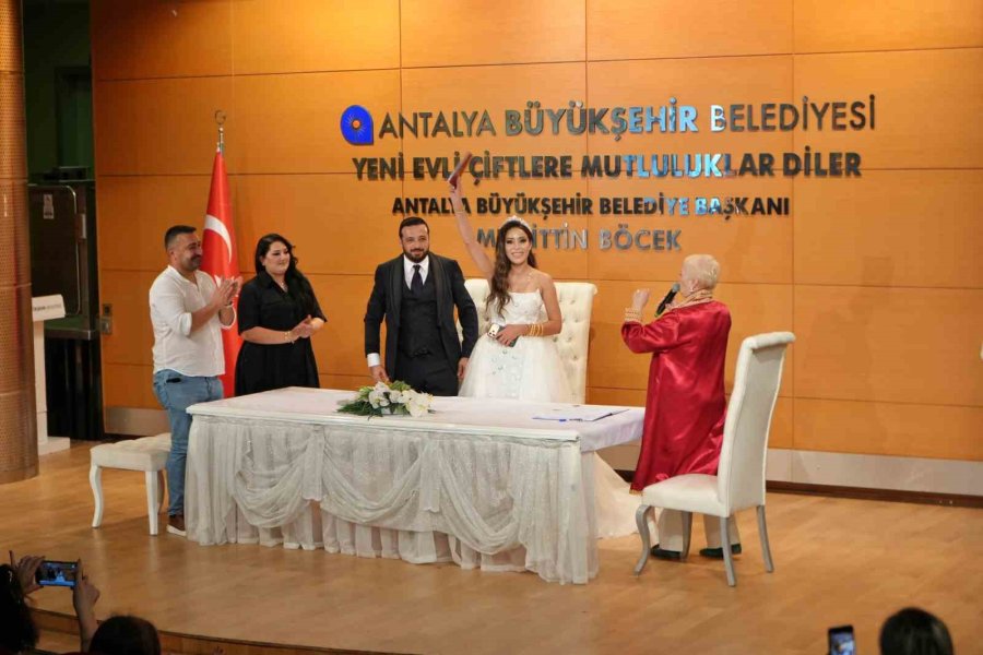 Antalya’da 06.06.2026 Yoğunluğu: 71 Çift Aynı Gün ‘evet’ Dedi
