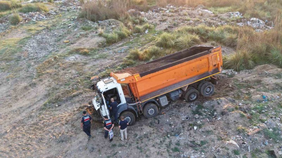 Kum Hırsızlığı Yapan Şüpheliler Jandarmaya Ateş Edip Kaçtı, Operasyonla Yakalandı