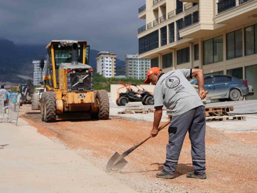 Alanya Belediyesi’nden Sıcak Asfalt Çalışması