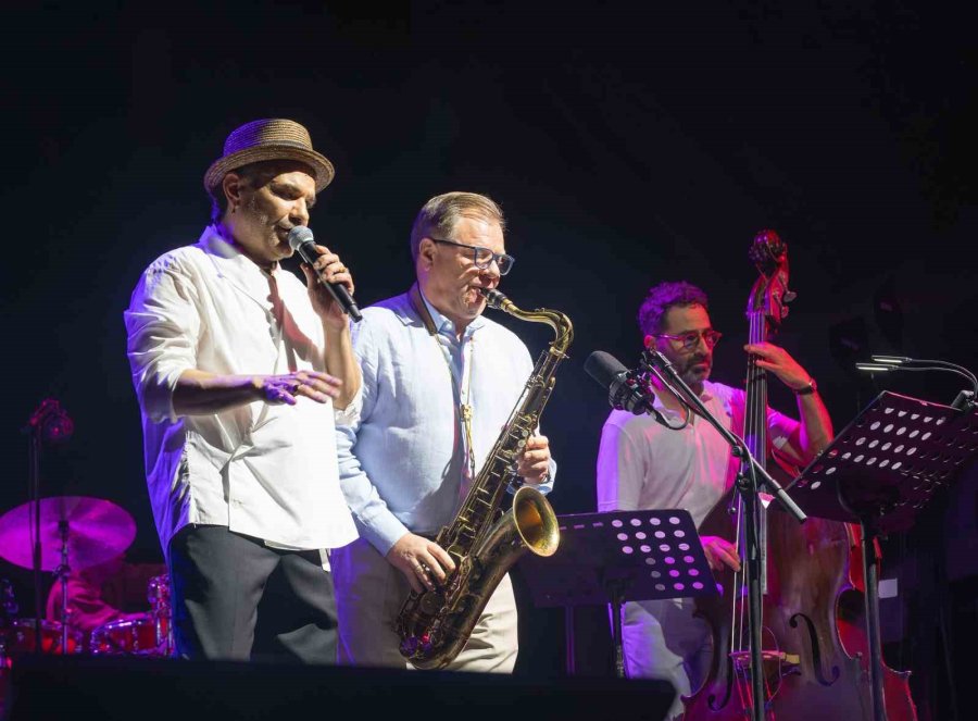 Caz Festivali’nde "kenan Doğulu" Rüzgarı