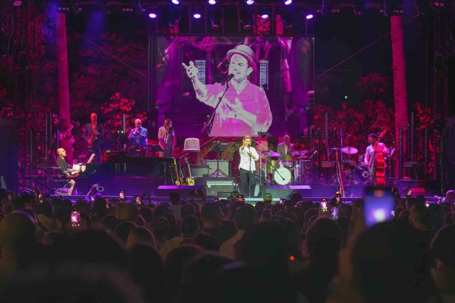 Caz Festivali’nde "kenan Doğulu" Rüzgarı