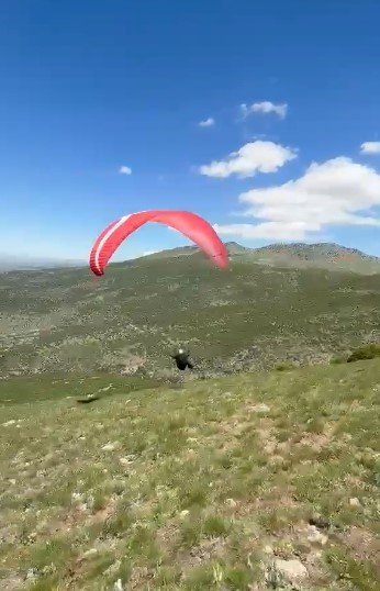 Yamaç Paraşütüyle Karapınar’dan Bor’a Gökyüzünde 112 Kilometrelik Yolculuk