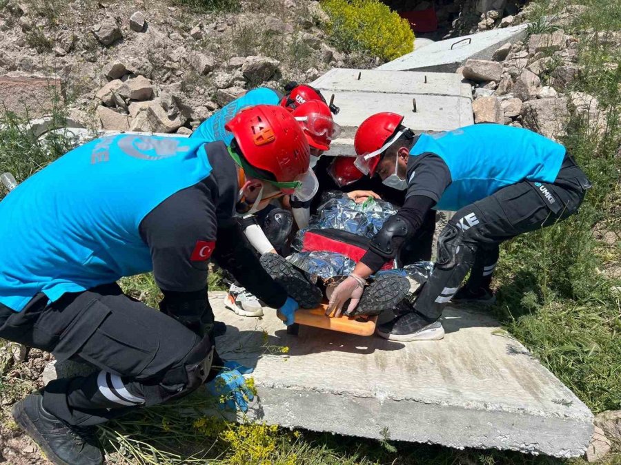 Niğde Umke Personeli Medikal Kurtarma Uygulamaları Eğitimini Tamamladı