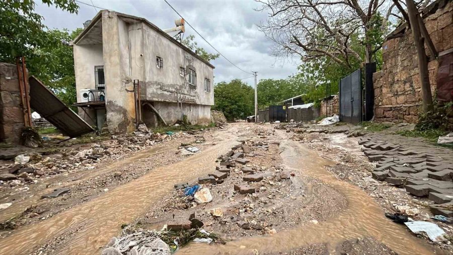 Niğde’de Sel Felaketi: Suya Kapılan Kadın Hayatını Kaybetti
