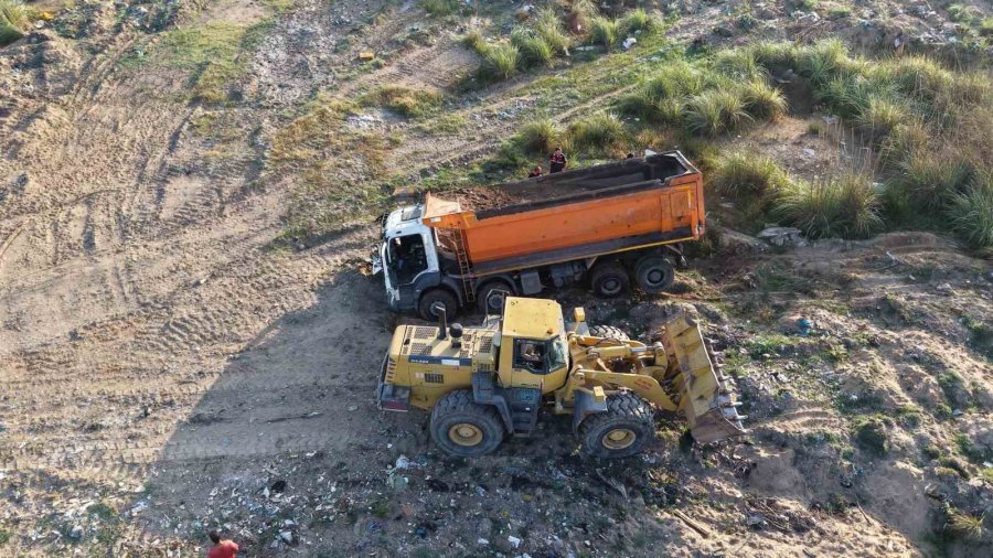 Kum Hırsızlığı Yapan Şüpheliler Jandarmaya Ateş Edip Kaçtı, Operasyonla Yakalandı