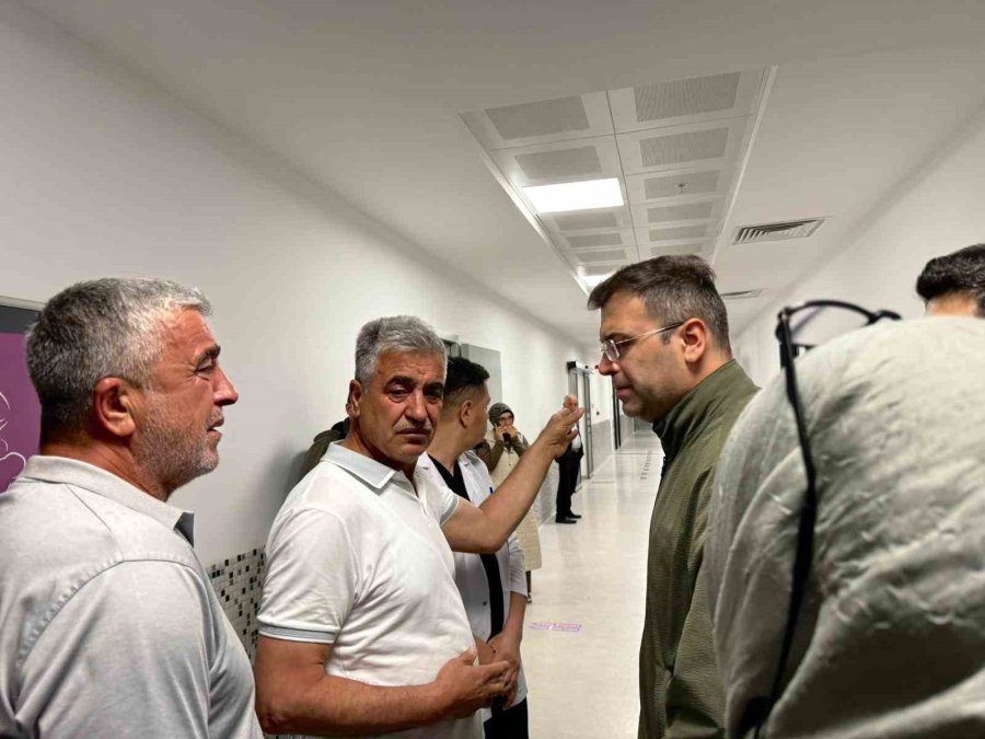 Vali Akmeşe, Selde Yaralanan Vatandaşları Hastanede Ziyaret Etti