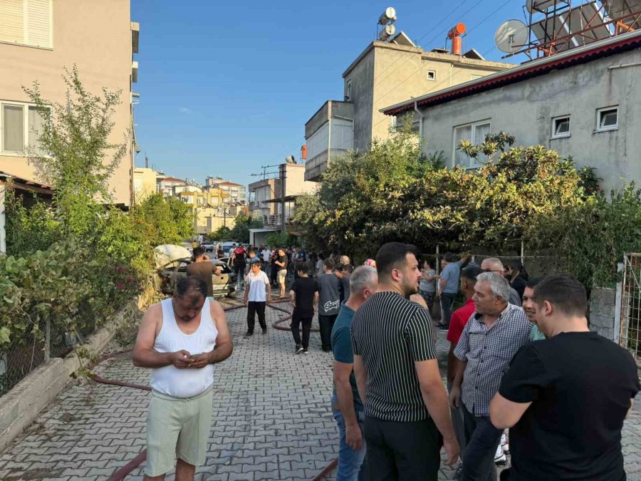 Seyir Halindeyken Alev Topuna Döndü, Sürücü Son Anda Kendini Dışarı Atarak Kurtuldu