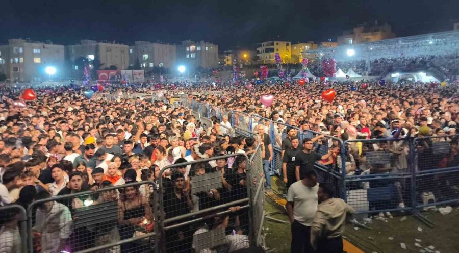 Mut Festivalinde Ceza Ve Simge Rüzgarı Esti