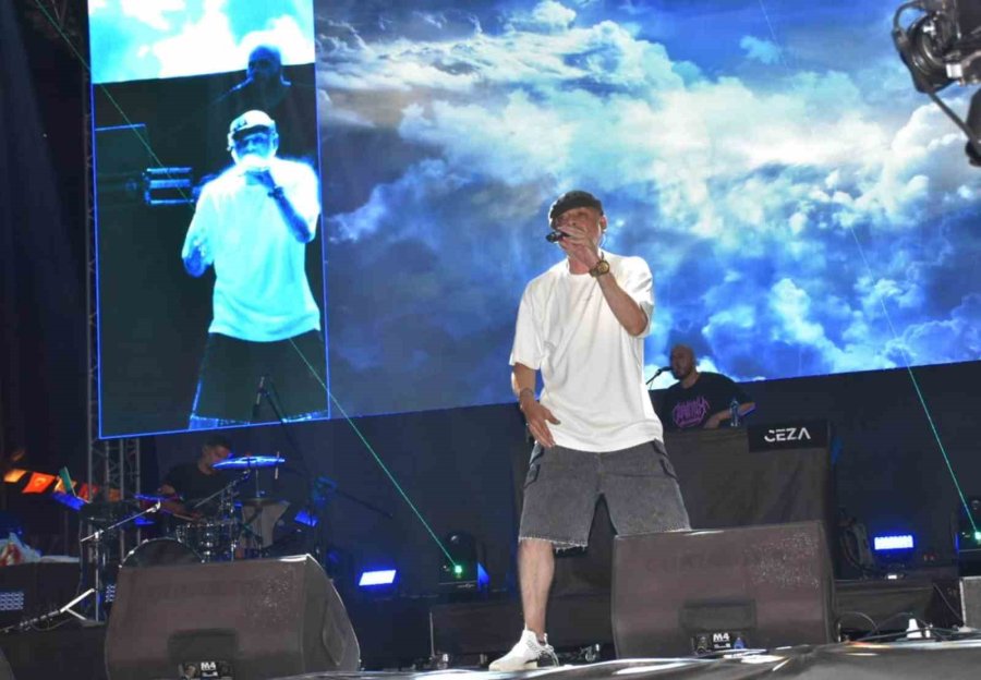 Mut Festivalinde Ceza Ve Simge Rüzgarı Esti