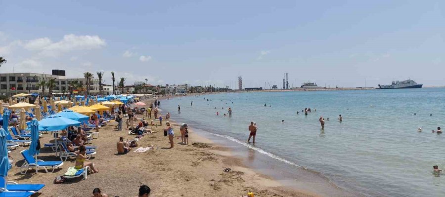 Mersin’de Deniz Sezonu Başladı: Rus Uçuşlarının İptali Bölge Turizmini Etkiledi