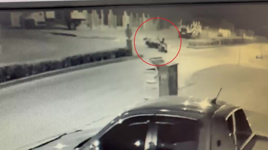 Dönüş Yapan Motosiklete Çarptı, Olay Yerinden Kaçtı: 1 Yaralı