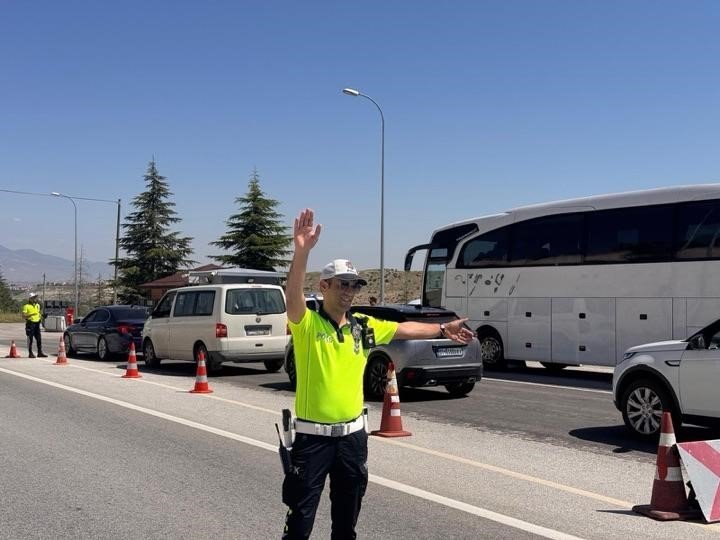 Karaman’da Aranan 15 Kişi Tutuklandı