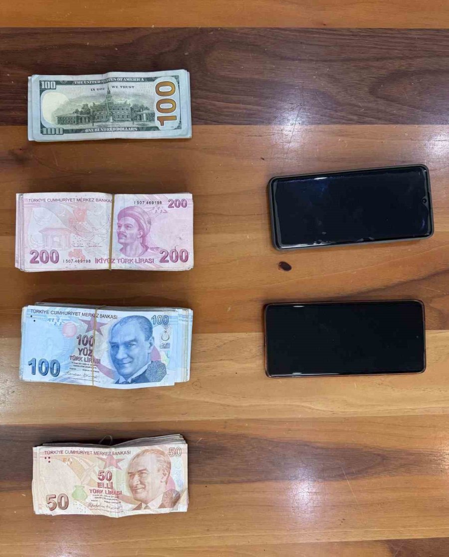 Yabancı Uyruklu Sahte Doktor Yakalandı: Evinden Ultrason Cihazı Bile Çıktı