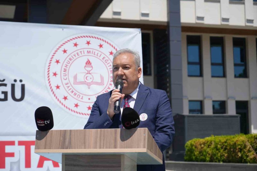 Kursiyerler El Emeği Ürünlerini Sergiledi
