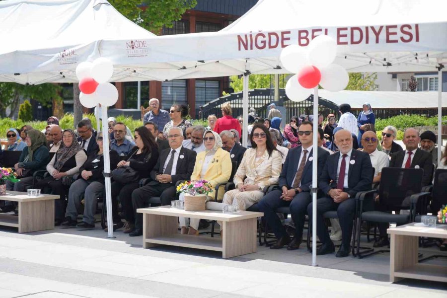 Kursiyerler El Emeği Ürünlerini Sergiledi