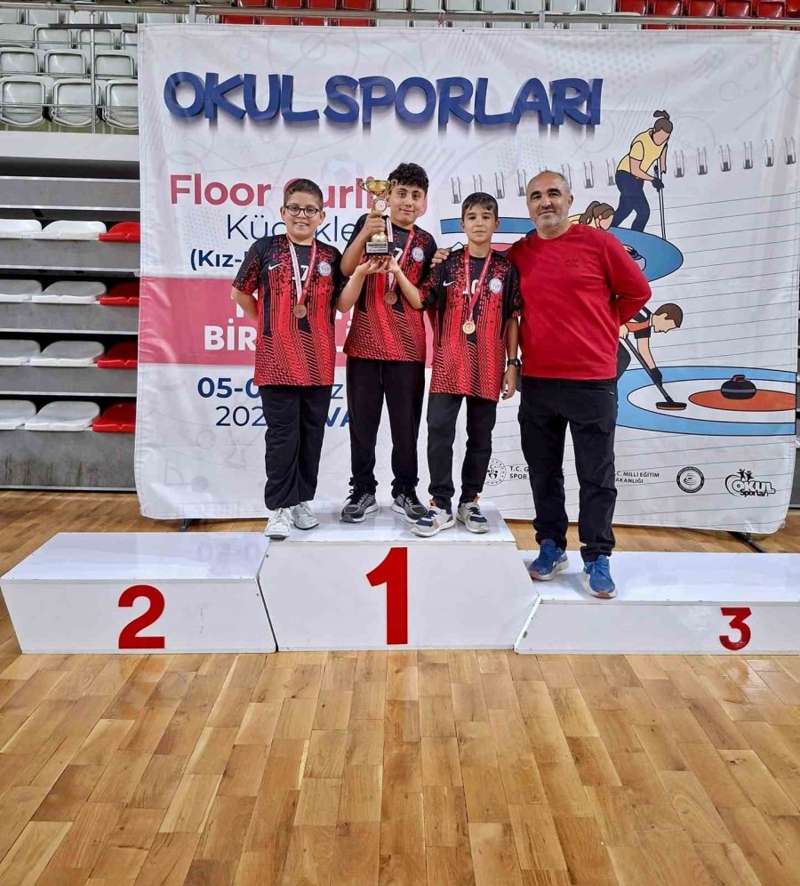 Niğdeli Sporcular Türkiye Şampiyonası’nda Kürsüye Çıktı