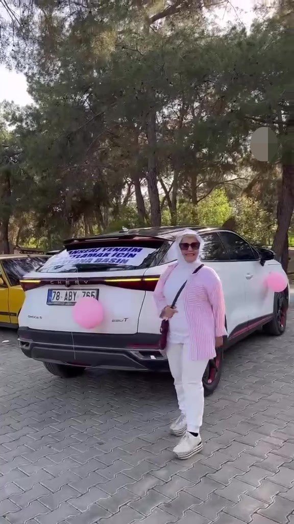 Antalya Trafiğinde Kornalar, Kanseri Yenen Kadın İçin Çaldı