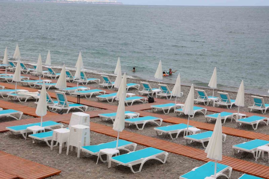 Büyükşehir Belediyesi’nin Anet Plajı Sezona Hazır
