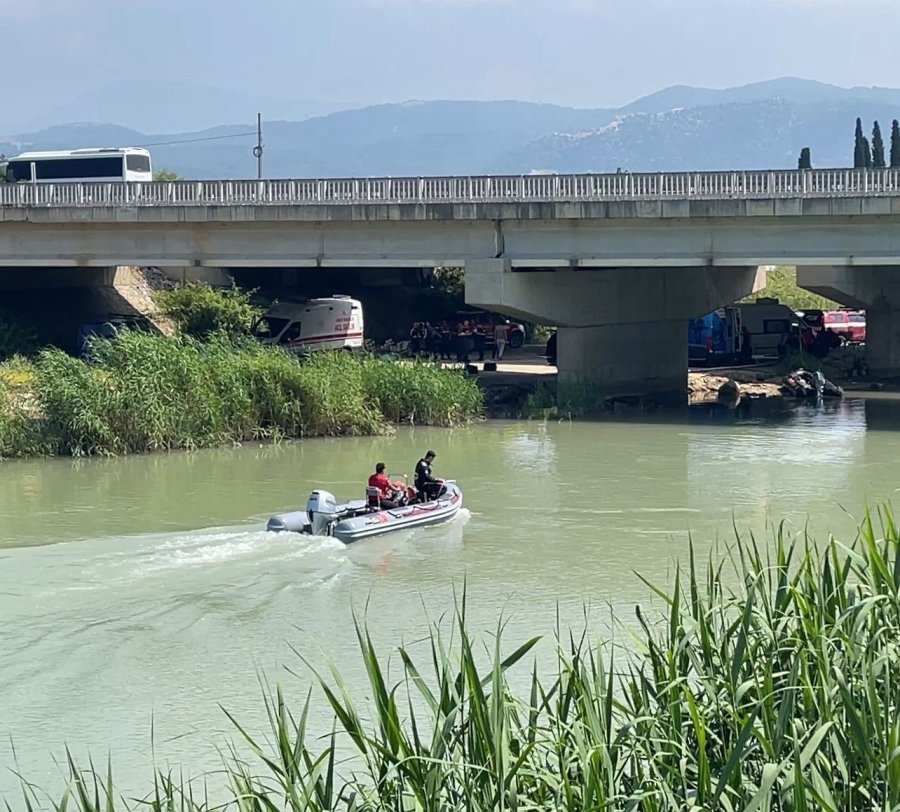 Antalya’da Çaya Düşen 16 Yaşındaki Kız Çocuğundan Acı Haber Geldi