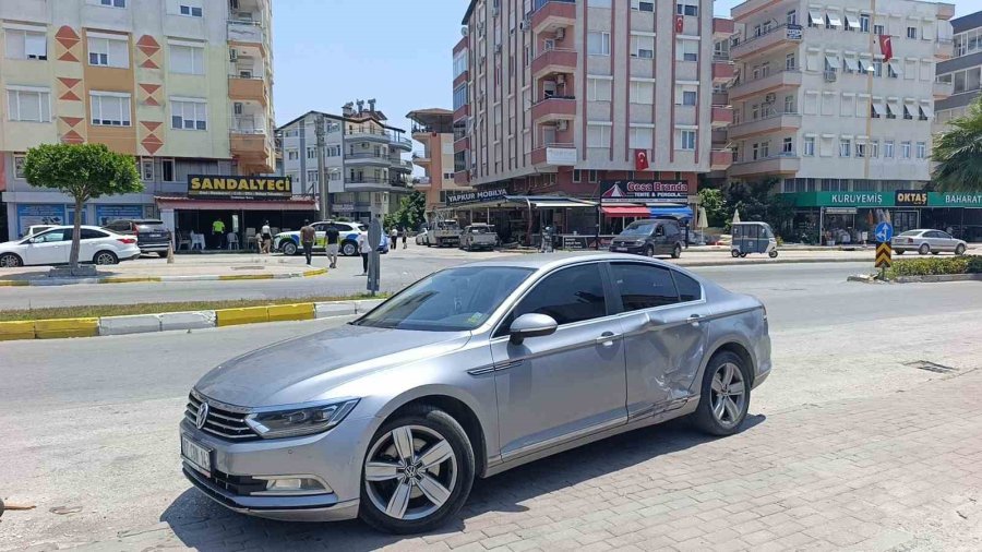 Manavgat’ta Motosiklet İle Otomobil Çarpıştı: 1 Yaralı