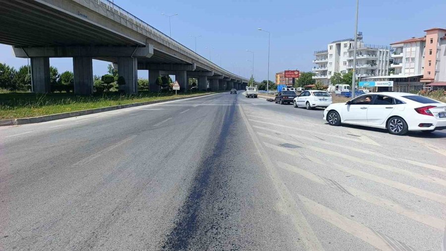 Yağ Dökülen Yolda Kayarak 50 Metre Sürüklenen Motosikletli Yaralandı