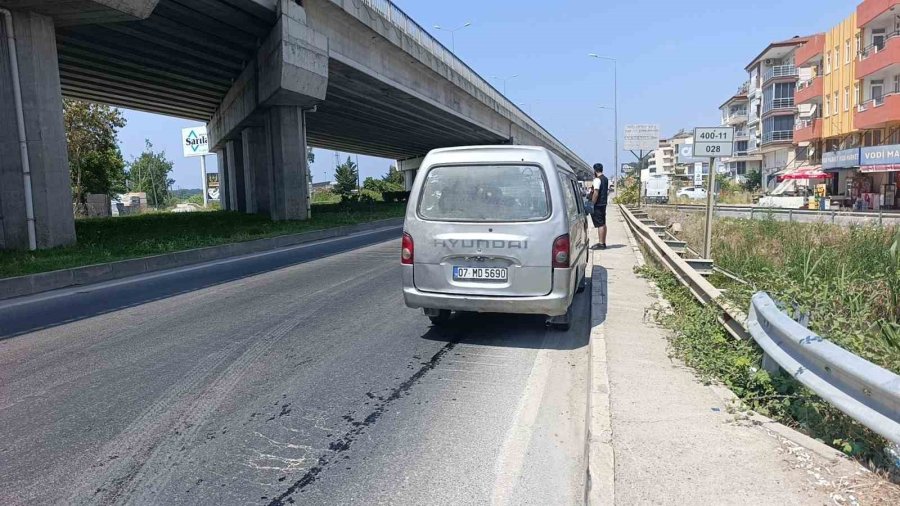 Yağ Dökülen Yolda Kayarak 50 Metre Sürüklenen Motosikletli Yaralandı