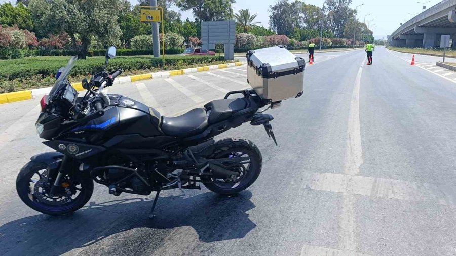 Yağ Dökülen Yolda Kayarak 50 Metre Sürüklenen Motosikletli Yaralandı