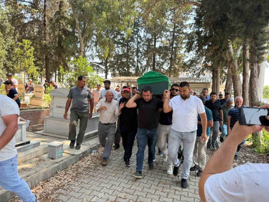Okula Götürdüğü 16 Yaşındaki Kızını Kazada Kaybetmişti: Acısına Dayanamayıp Vefat Etti
