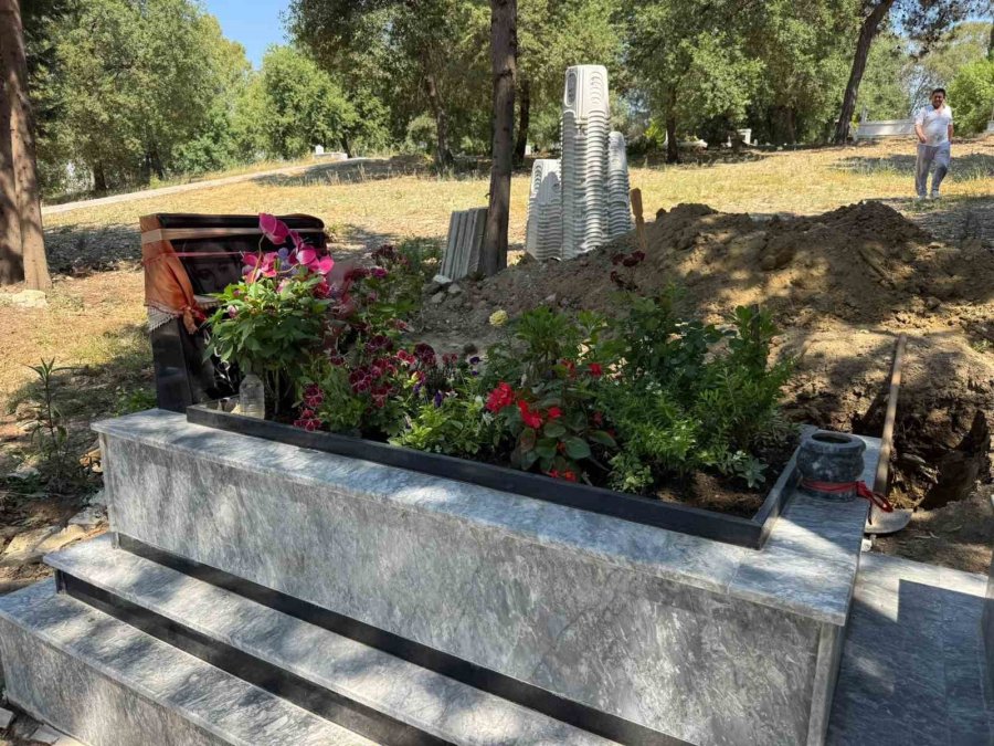 Okula Götürdüğü 16 Yaşındaki Kızını Kazada Kaybetmişti: Acısına Dayanamayıp Vefat Etti