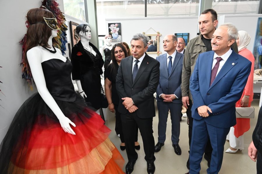 Hayat Boyu Öğrenme Haftası Sergisi Dokumapark’ta Açıldı