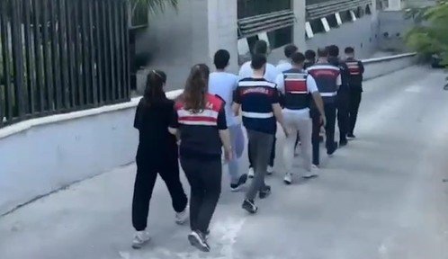 Mersin’de Sahte İlan Dolandırıcılarına Operasyon: 18 Tutuklama
