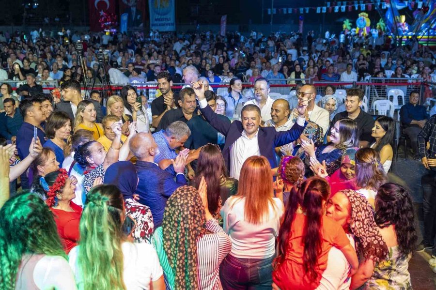 Mersin’de 7. Örtüaltı Üzüm Festivali Coşkusu