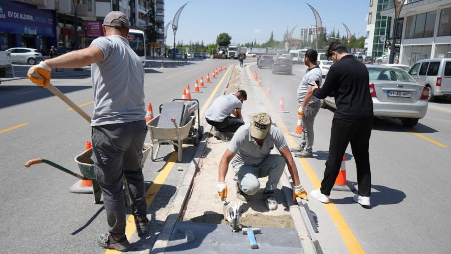Niğde Belediyesi’nden Kent Genelinde Yol Ve Altyapı Seferberliği