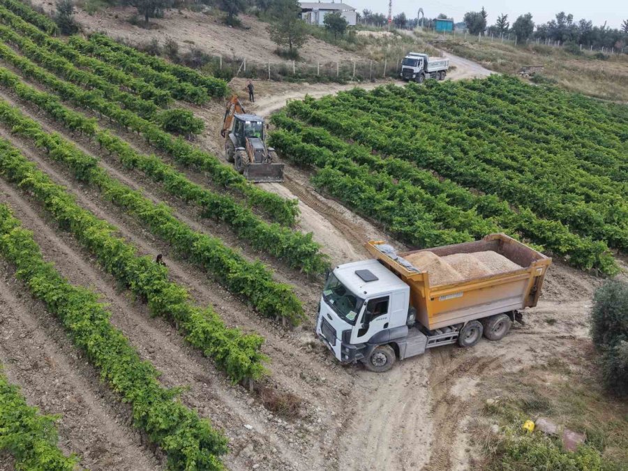 Tarsus Belediyesinden Hasat Öncesi Kırsal Yollara Bakım