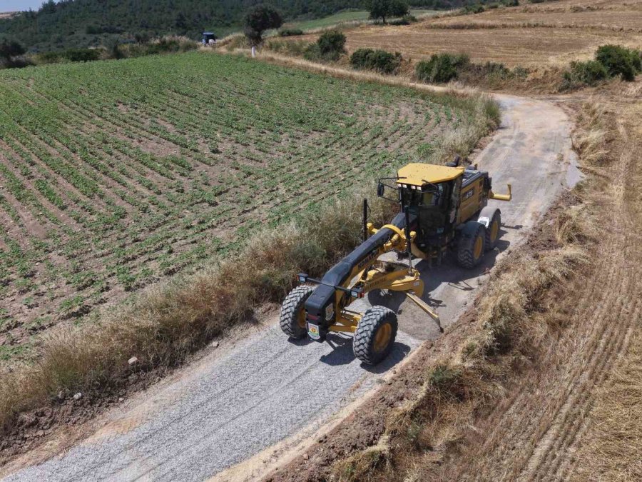 Tarsus Belediyesinden Hasat Öncesi Kırsal Yollara Bakım