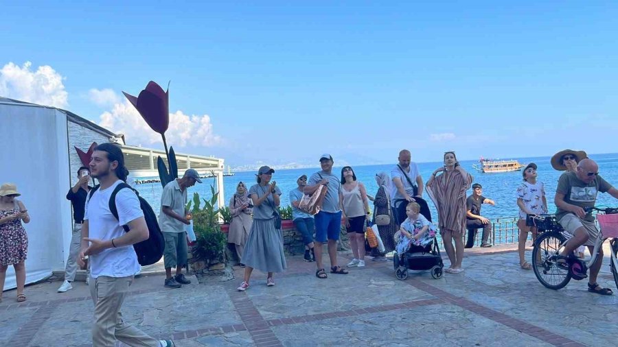 Alanya’da Jak Ekiplerinden Alanya Kızılkule’de Nefes Kesen Gösteri