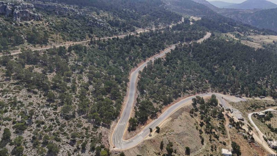 Mersin’de 5 Mahalleyi Birbirine Bağlayan Yolda 2. Etap Tamamlandı