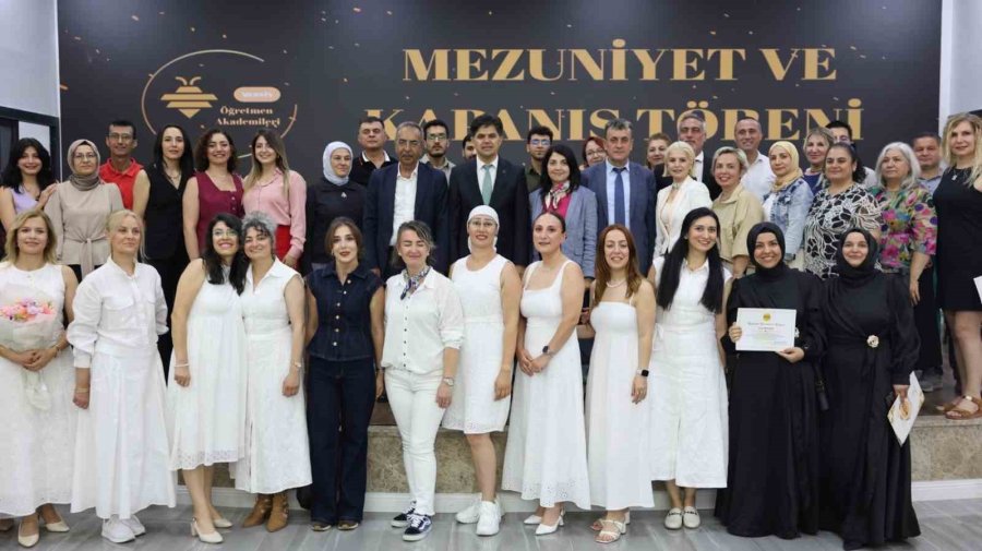 Mersin Öğretmen Akademileri Yıl Sonu Programıyla Tamamlandı