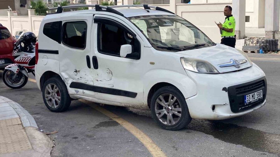Mersin’de Araçların Karıştığı Kazada 2 Yaralı