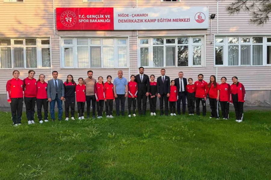 Türkiye Güreş Federasyonu Başkanı Taha Akgül Niğde’de