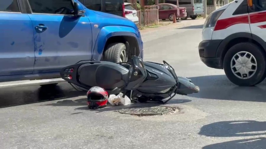 Kamyonet İle Motosiklet Çarpıştı:1 Yaralı