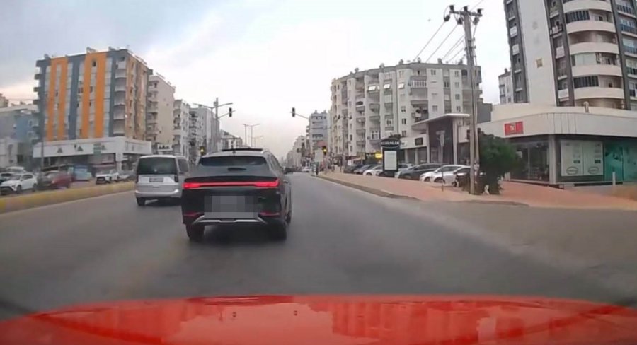 Araç Kamerası Kaydetti, Trafik İhlalleri Cezasız Kalmadı