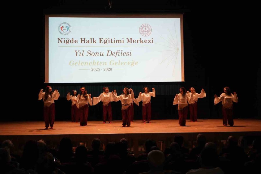’nahita’nın Renkleri Defilesi’ Büyük Beğeni Topladı