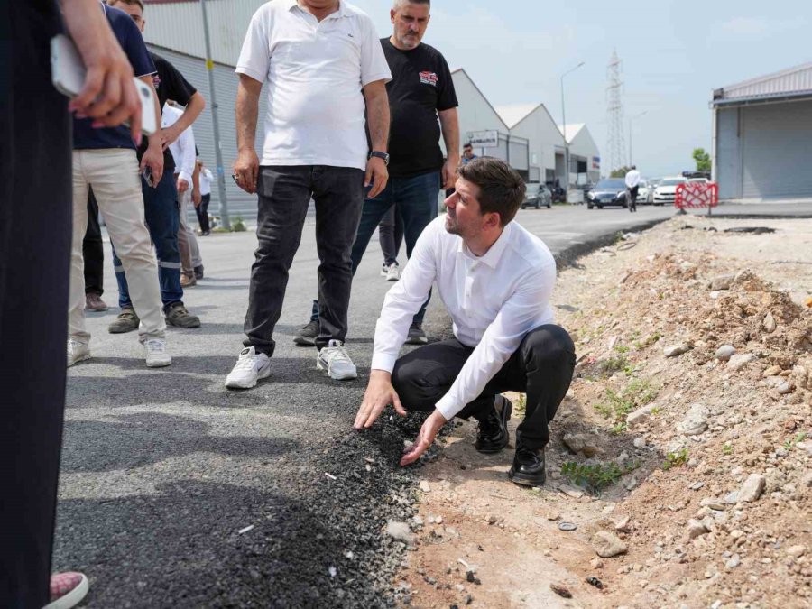 Tarsus’ta 23 Sokakta Sıcak Asfalt Çalışması