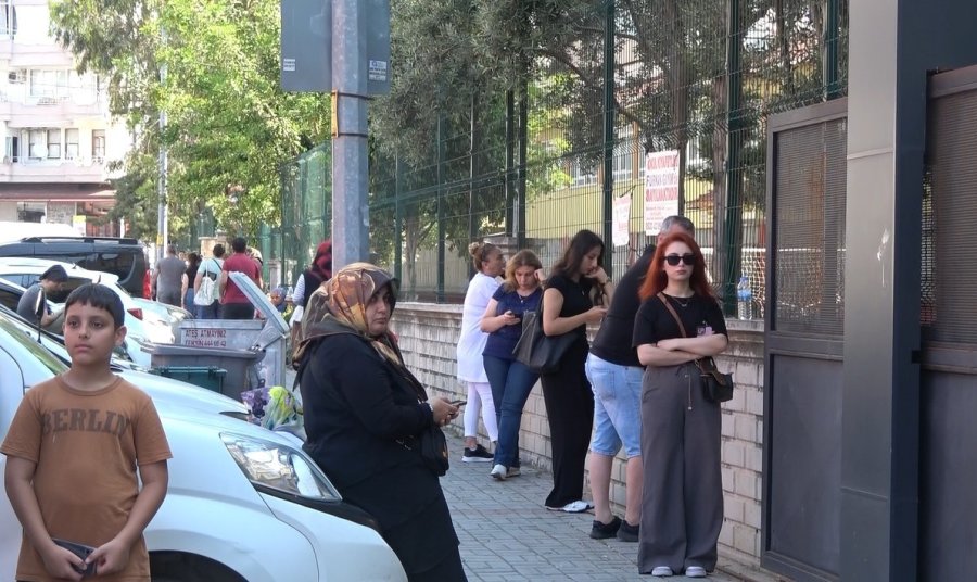 Alanya’da Lgs Heyecanı Başladı : Öğrenciler Sınavda Ter Döktü, Veliler Dualarla Bekledi