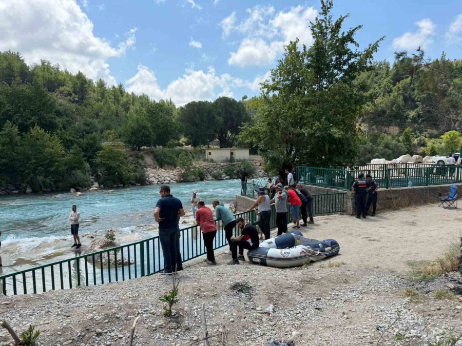 Serinlemek İçin Girdiği Çayda Kaybolan Genç İçin Arama Çalışmaları Başlatıldı