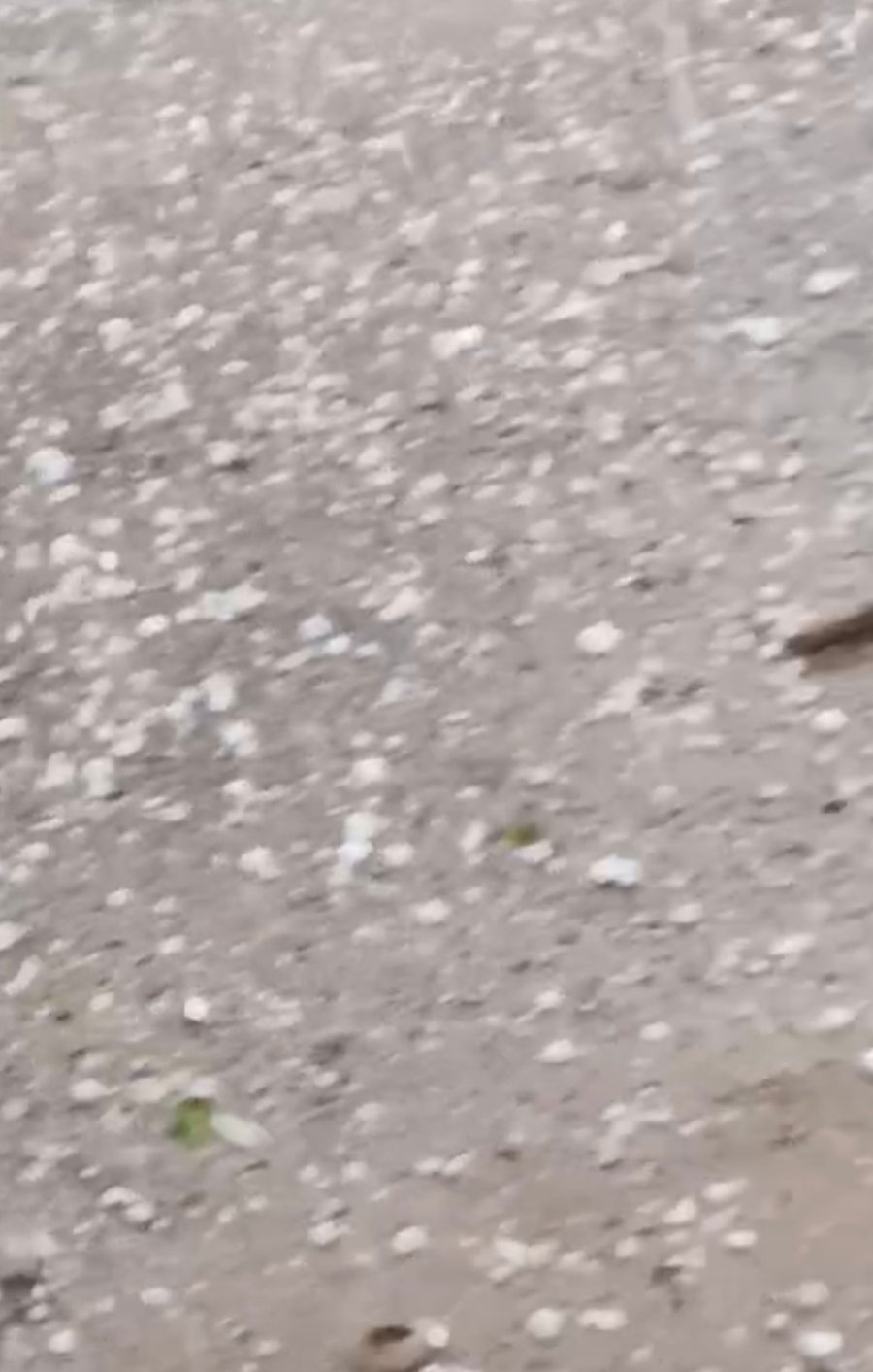 Kumluca’da Aniden Bastıran Dolu Yağışı Etkili Oldu